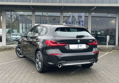 BMW 120, 2022