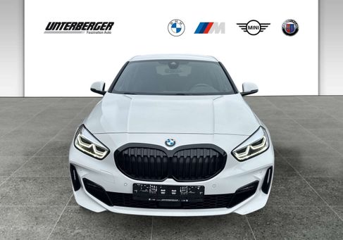 BMW 120, 2023