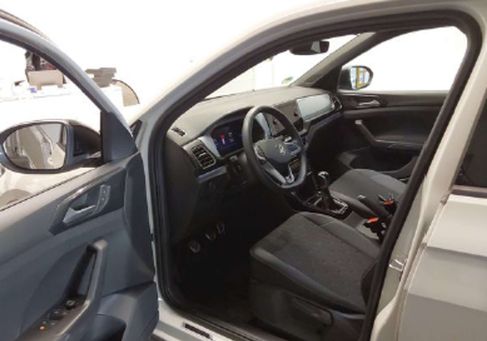 Volkswagen T-Cross, 2025 3