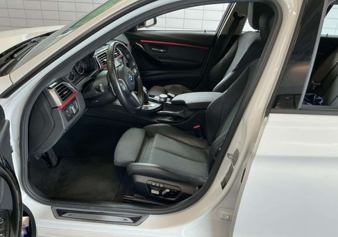 BMW 330, 2018