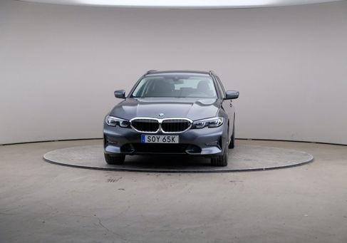BMW 330, 2021