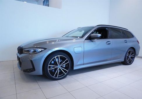 BMW 330, 2024 3