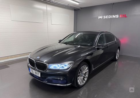 BMW 730, 2016