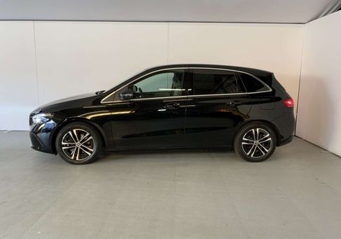 Mercedes-Benz B 180, 2025