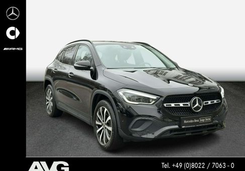 Mercedes-Benz GLA 220, 2022