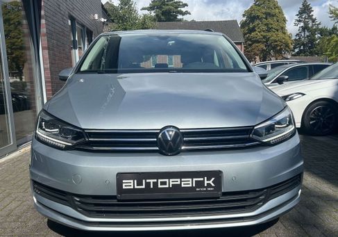 Volkswagen Touran, 2025 3