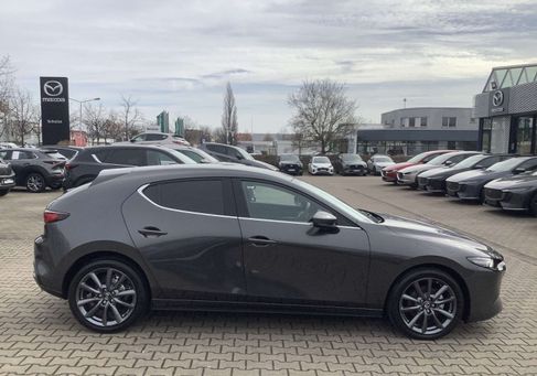 Mazda 3, 2022