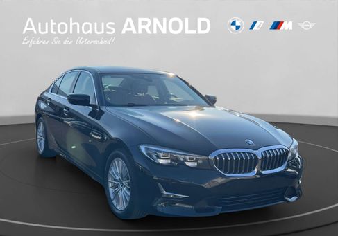BMW 330, 2021