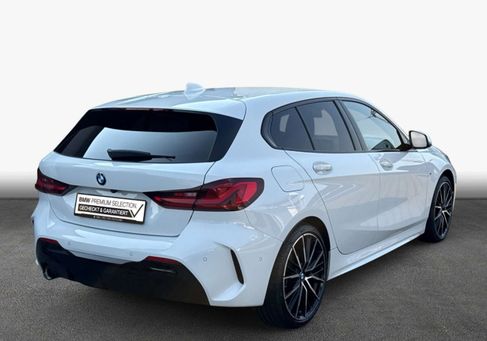 BMW 118, 2022