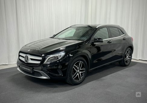 Mercedes-Benz GLA 220, 2015