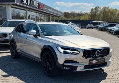 Volvo V90 Cross Country, 2017
