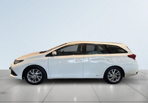 Toyota Auris Touring Sports, 2016