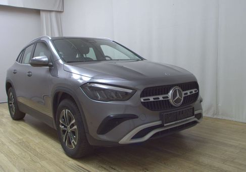 Mercedes-Benz GLA 180, 2023