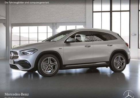 Mercedes-Benz GLA 250, 2021