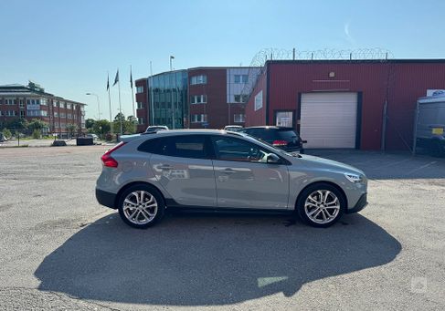 Volvo V40 Cross Country, 2019