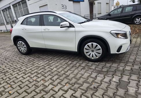 Mercedes-Benz GLA 200, 2017