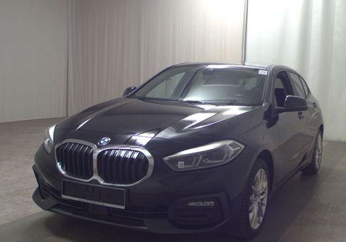BMW 118, 2021