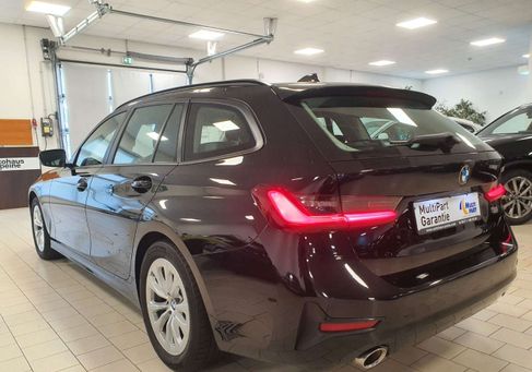 BMW 318, 2022