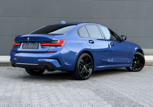BMW 330, 2020