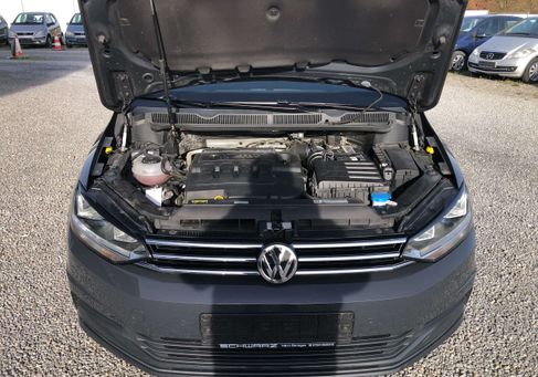 Volkswagen Touran, 2019 3
