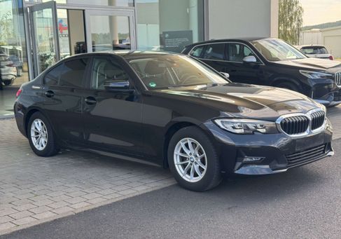 BMW 320, 2021 3