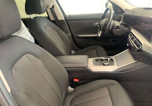 BMW 320, 2023 3