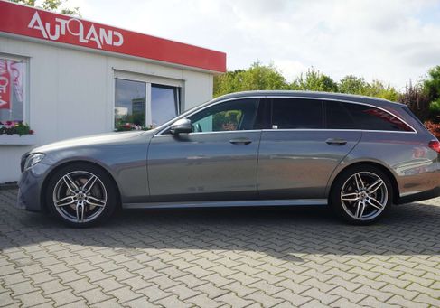 Mercedes-Benz E 200, 2019 3