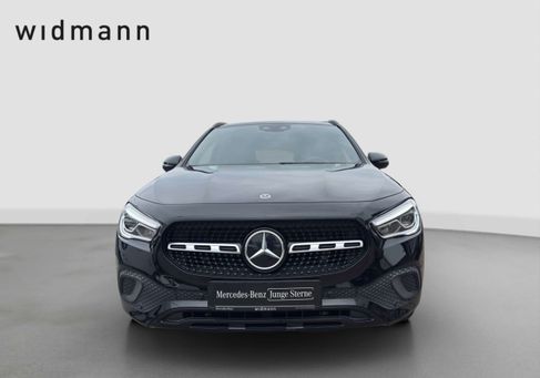 Mercedes-Benz GLA 180, 2021