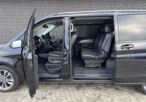 Mercedes-Benz V 300, 2022