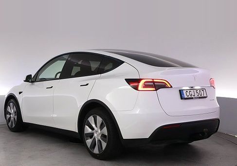 Tesla Model Y, 2024 3