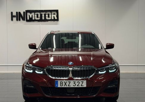 BMW 330, 2022