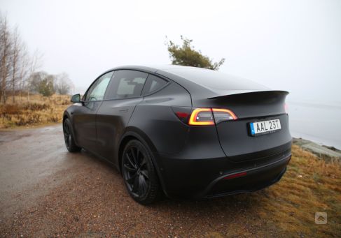 Tesla Model Y, 2022