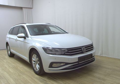 Volkswagen Passat, 2022
