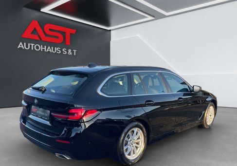 BMW 520, 2022 3
