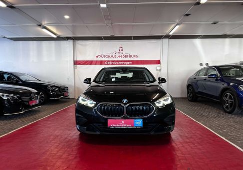 BMW 216, 2022