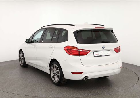 BMW 218, 2018