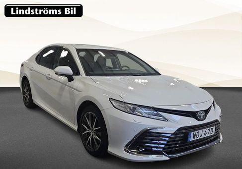 Toyota Camry, 2023