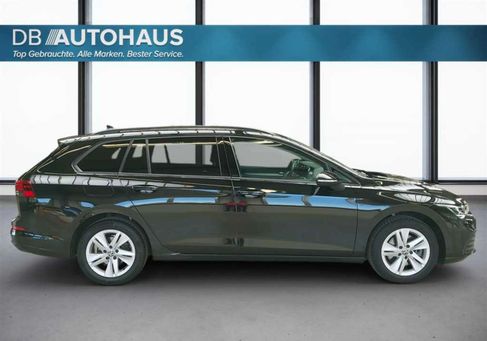 Volkswagen Golf, 2024 3
