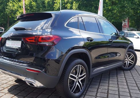 Mercedes-Benz GLA 200, 2020 3