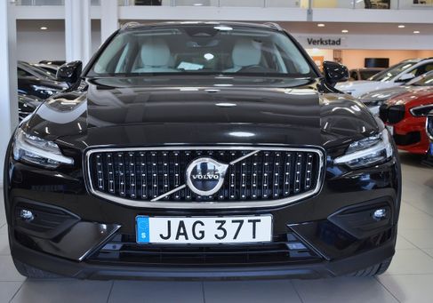 Volvo V60 Cross Country, 2023