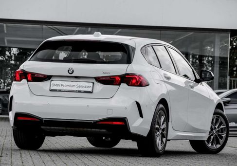 BMW 120, 2025 2