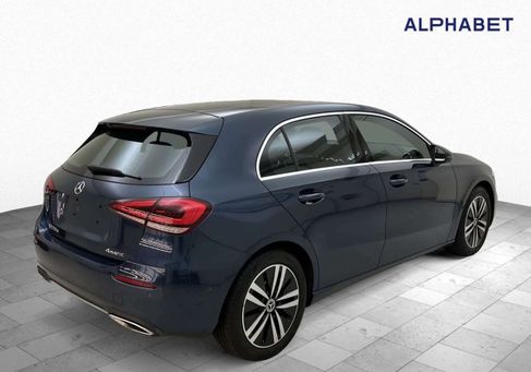 Mercedes-Benz A 220, 2022