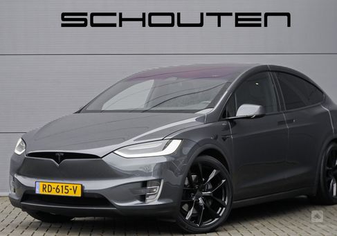 Tesla Model X, 2017