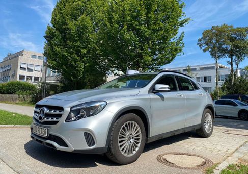 Mercedes-Benz GLA 180, 2019