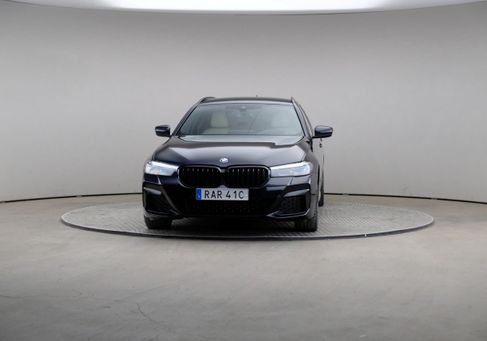 BMW 530, 2024 3