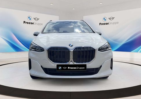 BMW 220, 2025 2