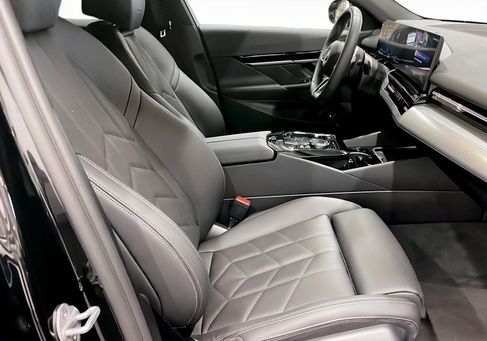 BMW 520, 2025 3