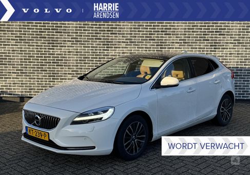 Volvo V40, 2016