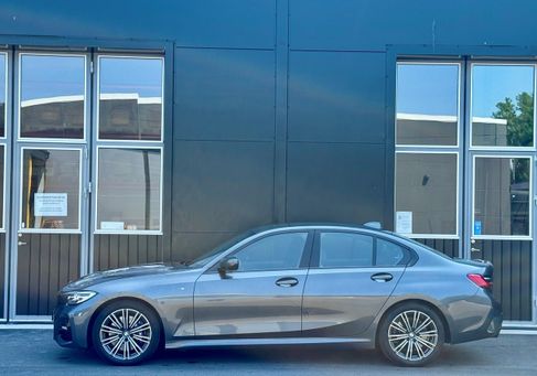BMW 330, 2021