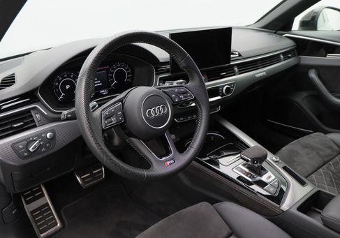Audi RS4, 2021